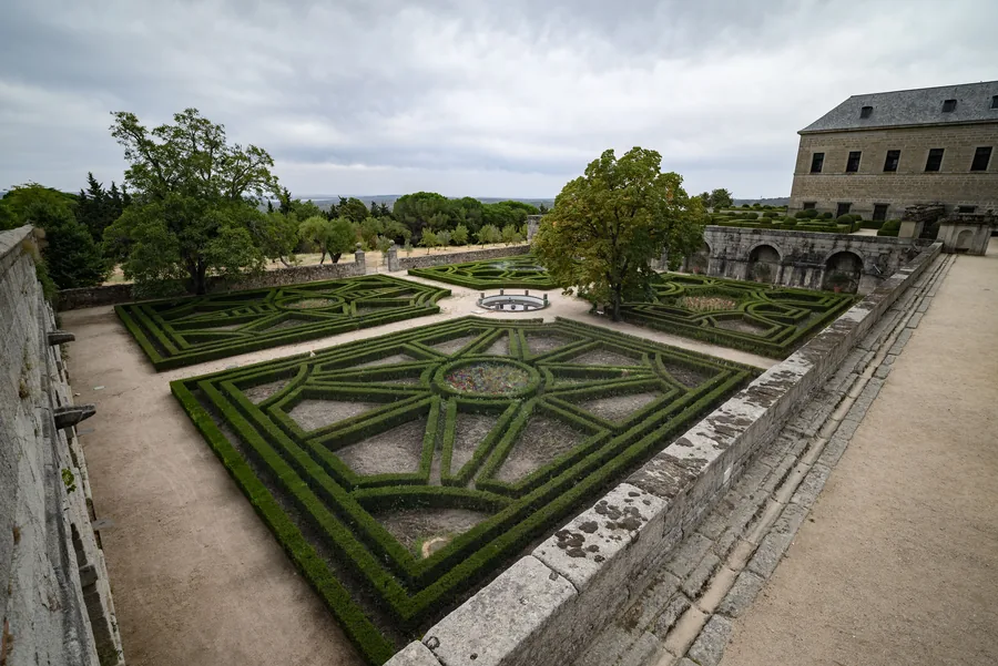 A symmetrical formal parterre garden